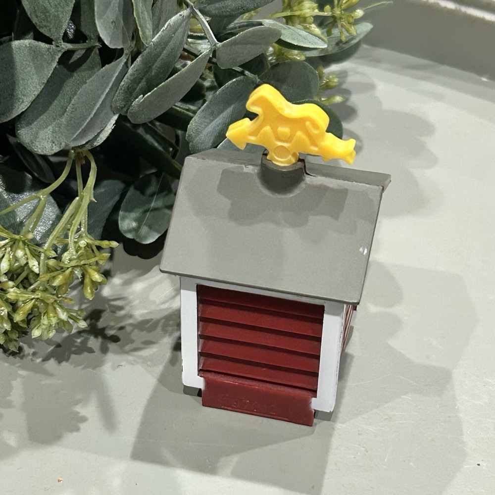 Breyer Stablemates REPLACEMENT PIECE for Red Stable & Horse Set